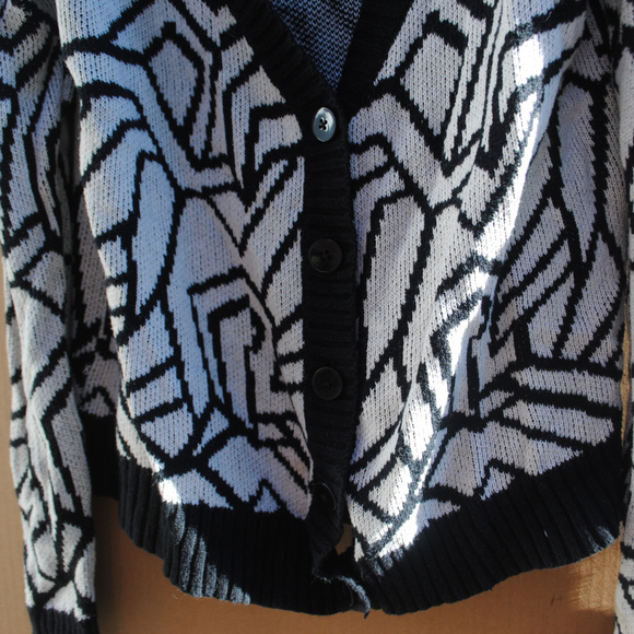 L black and white pattern charlotte ruse - Picture 3 of 7